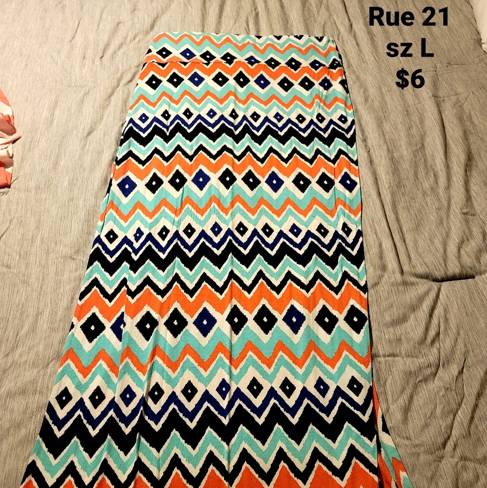 Long pencil skirt